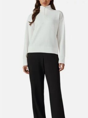 Infinity Linear Flex Women's Quarter-Zip Pullover Ivory